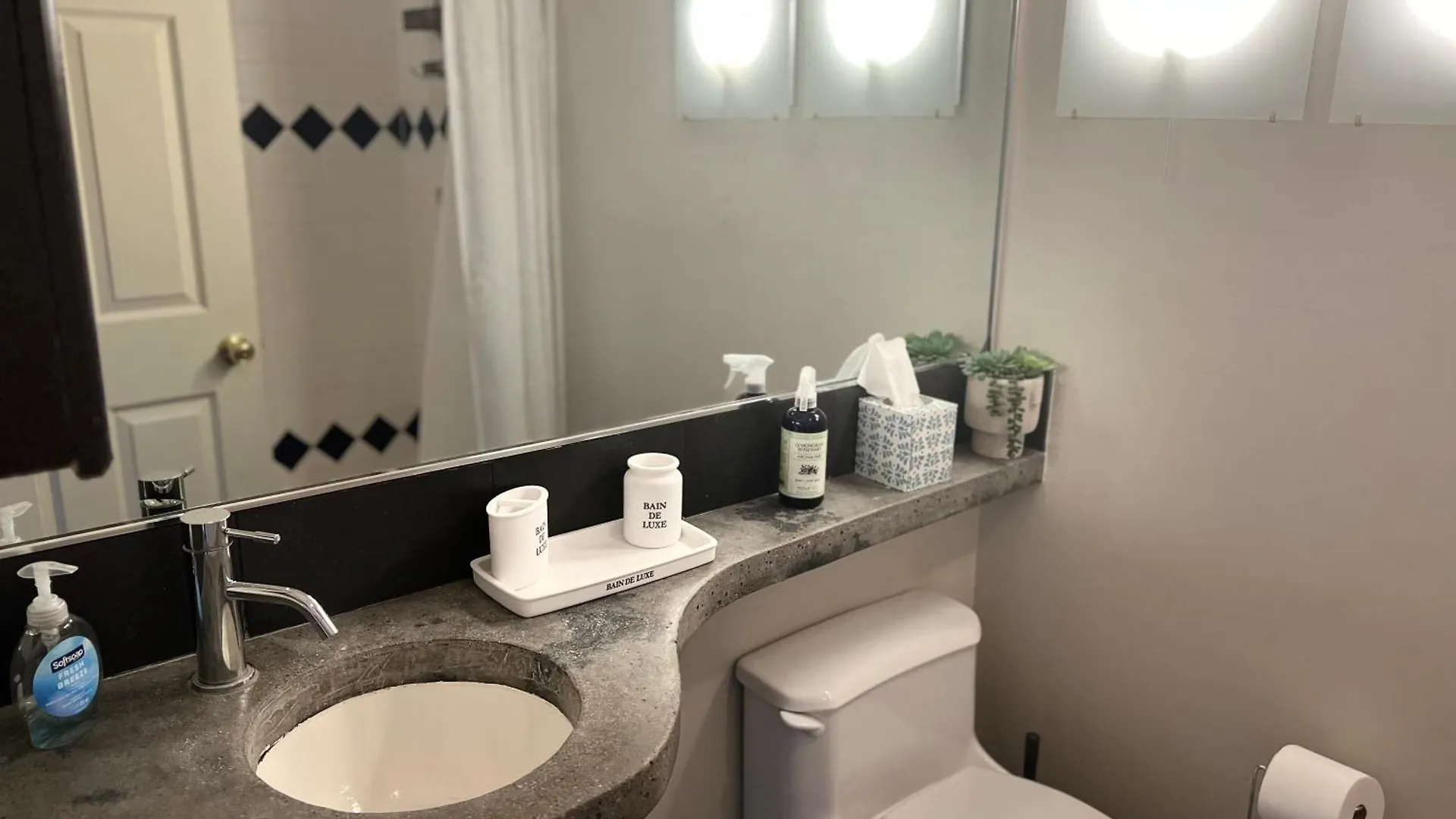 Lägenhet Penthouse On Broughton With Free Reserved Parking Savannah